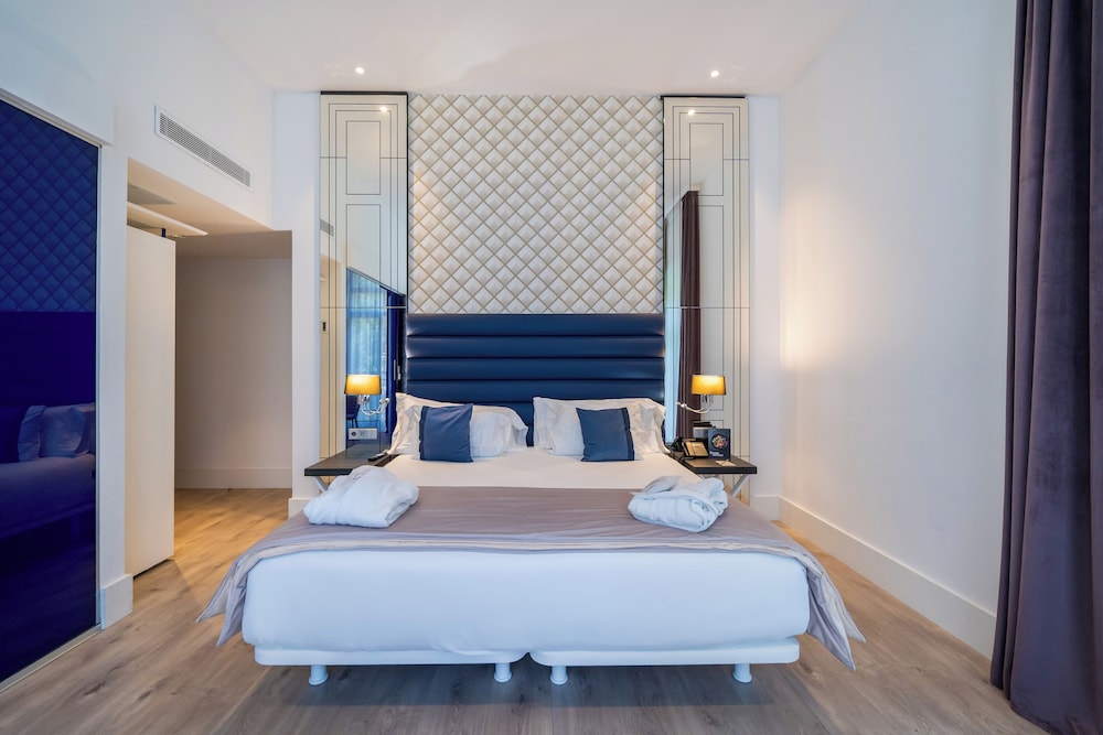 Premium Room - Photo 1