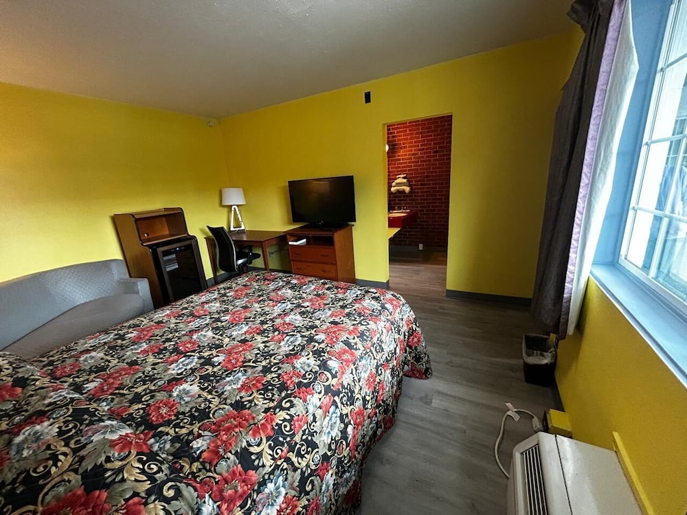 Room, 1 Queen Bed, Non Smoking - Photo 3