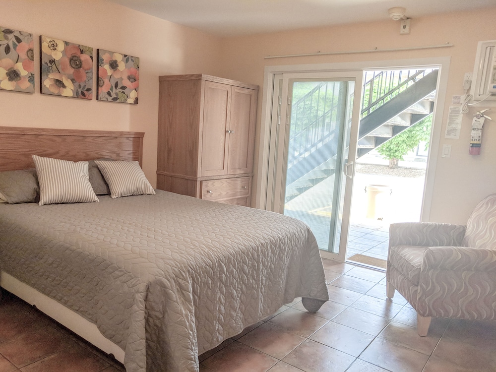Studio Suite photo 1