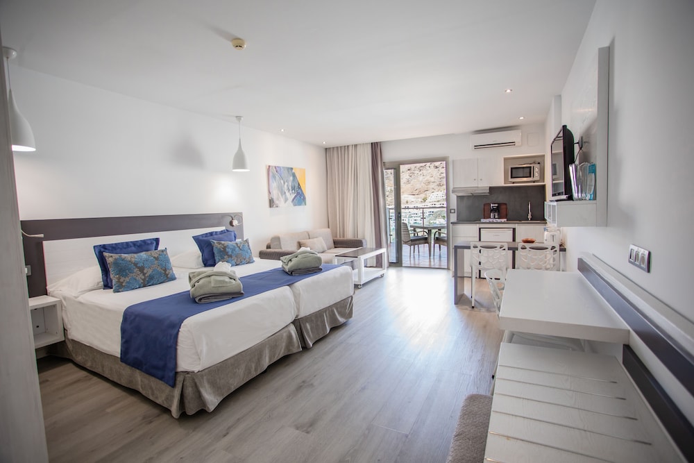 Junior Studio Suite