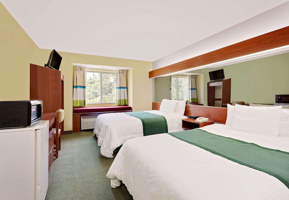 Standard Room, 2 Queen Beds, Accessible - Photo 1