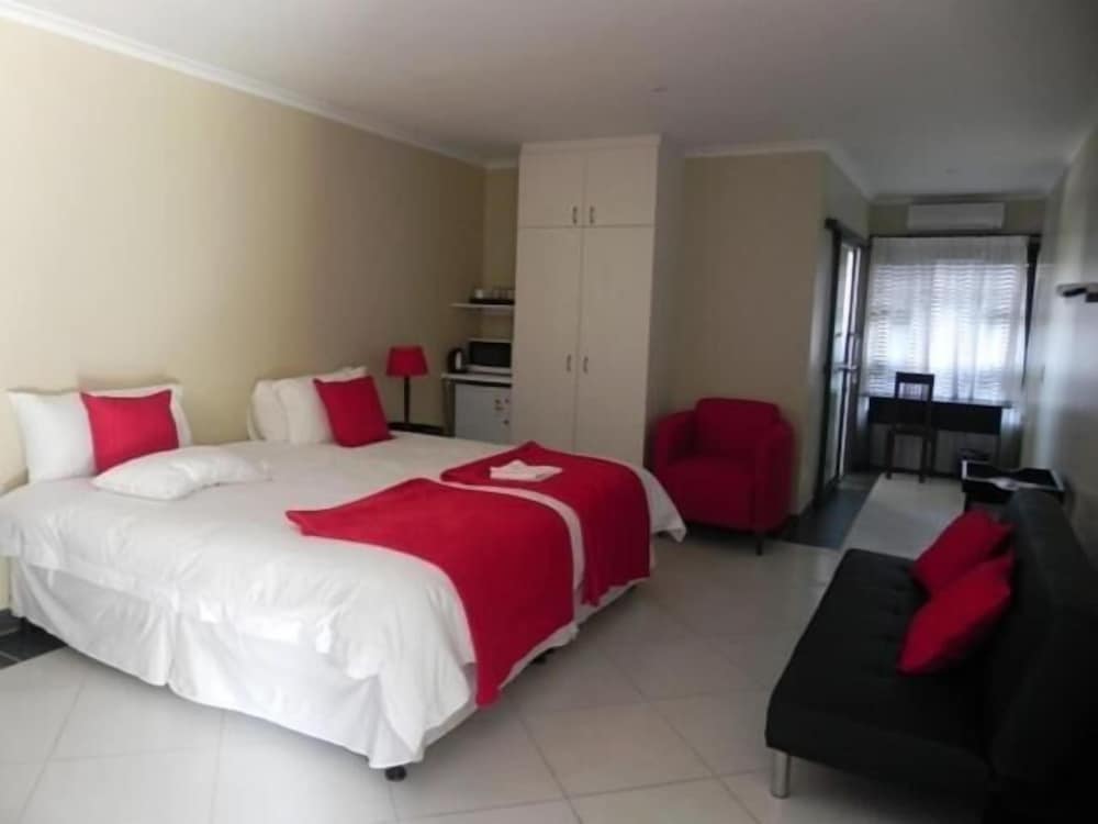 Standard Twin Room photo 2