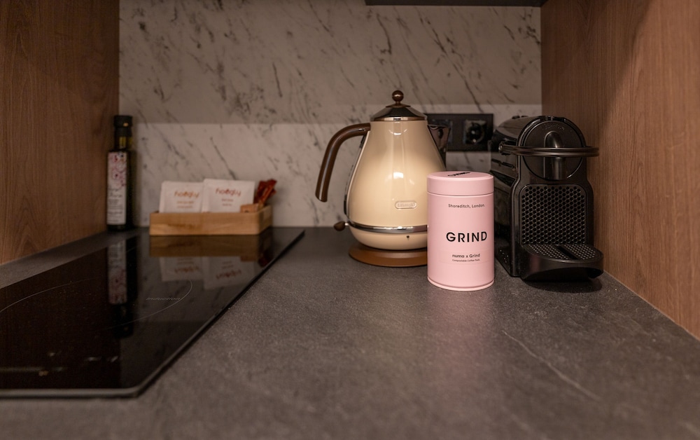 Medium Studio with Kitchenette - Photo 12