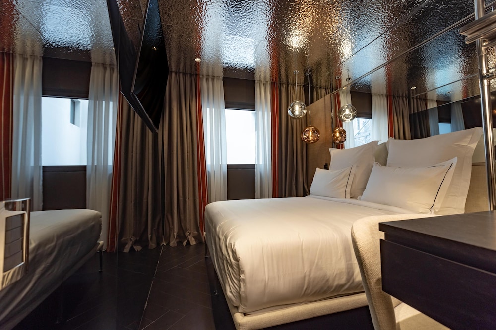 Family Room, 1 King Bed