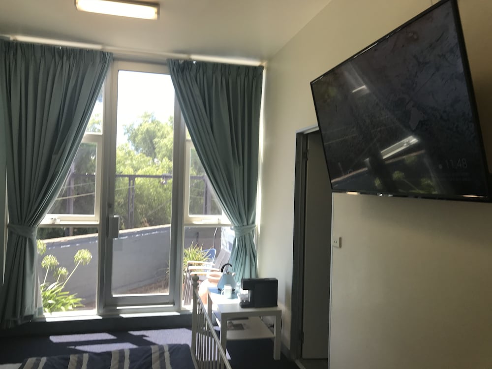 Deluxe Quadruple Room, 1 Bedroom, Courtyard View photo 3