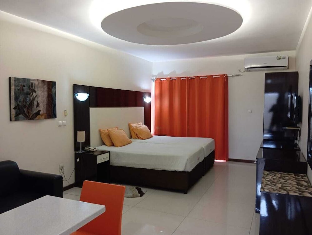 Luxury Suite photo 2