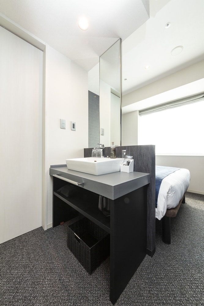 Standard Room, Shower Only - Photo 3