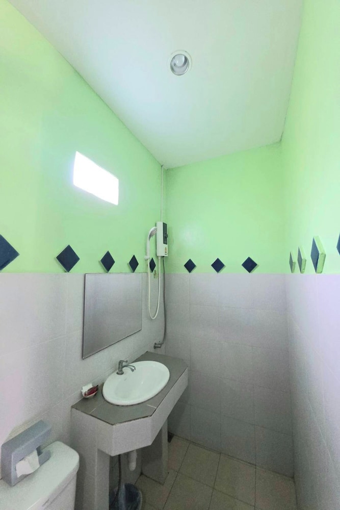 Standard Double Room - Photo 8