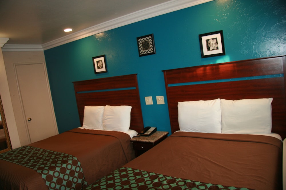 Deluxe Room, 2 Double Beds photo 1