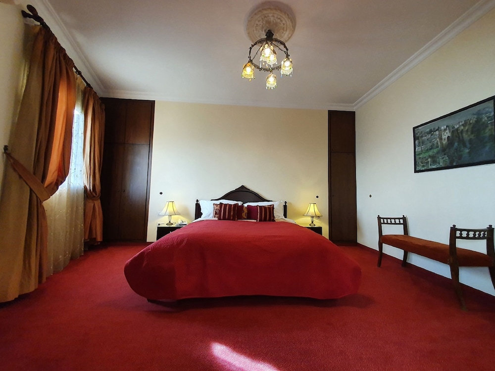 Deluxe Suite photo 3