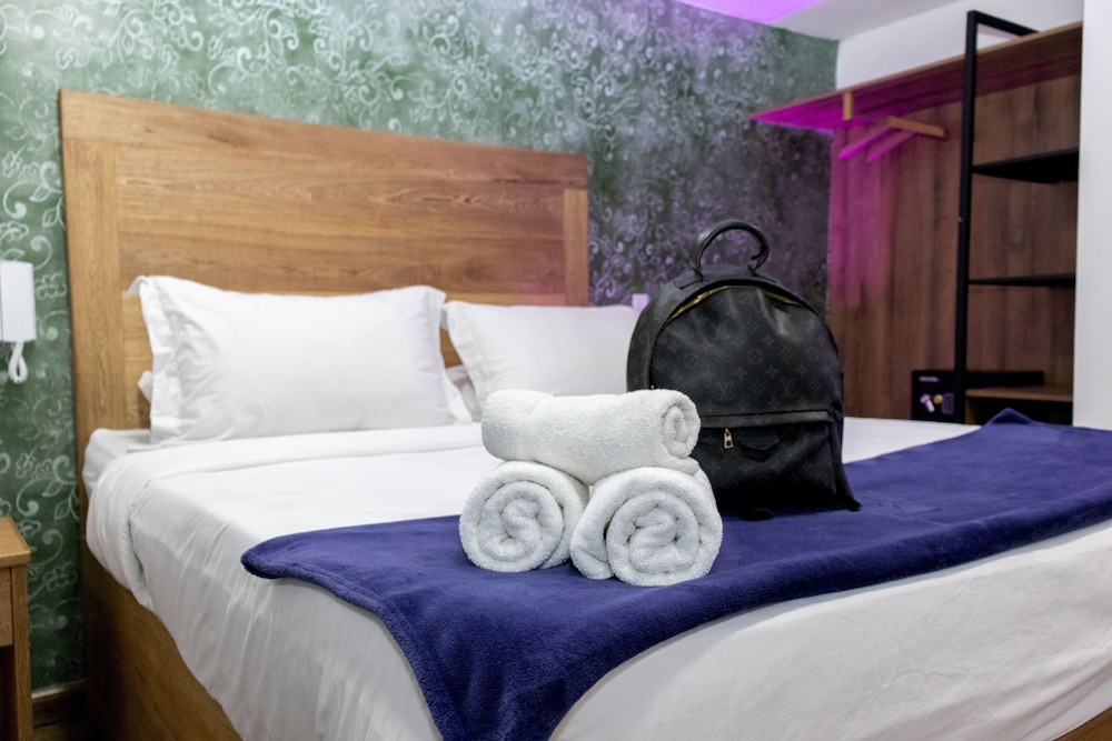 Superior Room, 1 Queen Bed photo 1