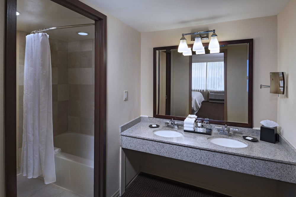 Deluxe Room, 2 Double Beds - Photo 6