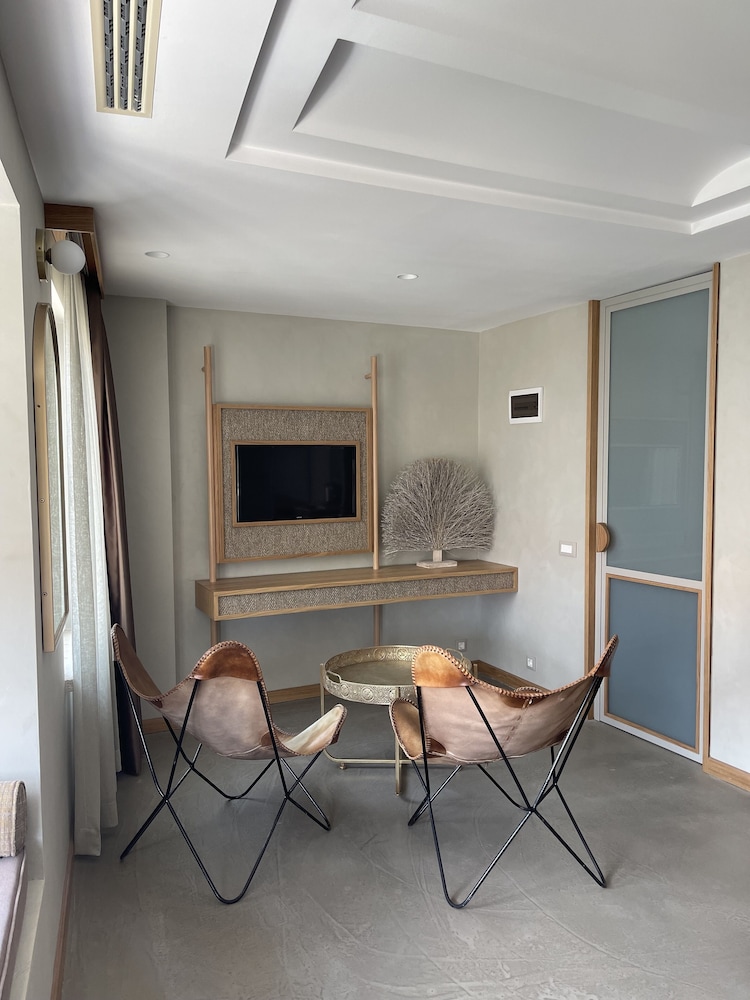Deluxe Double Room, 1 King Bed, City View, Executive Level photo 3