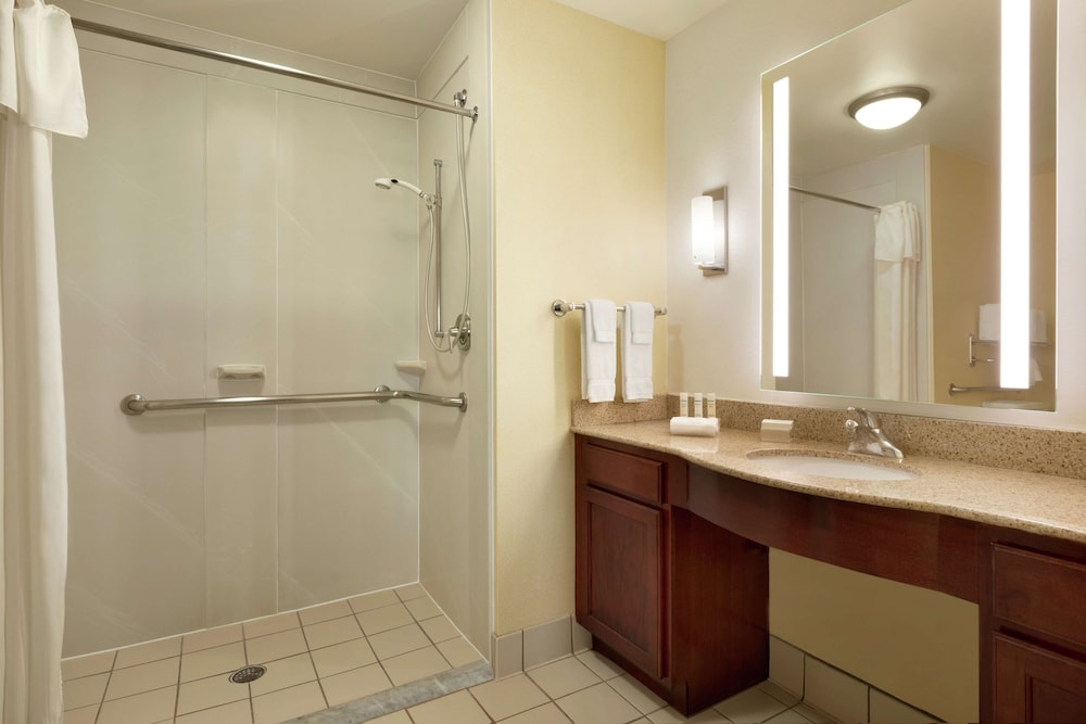 Suite, 2 Queen Beds, Accessible (Mobility & Hearing, Roll-in Shower) - Photo 6