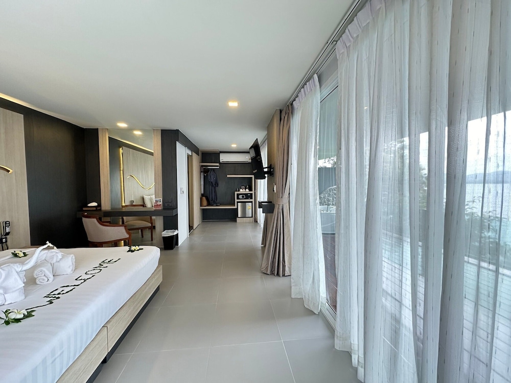 Romantic Deluxe Seaview