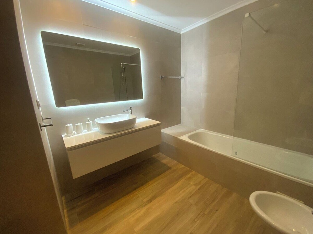 Luxury Ground-floor Appartment 5 Stars, 2 Bedrooms, 2 Bathrooms, Free Wifi, Bilde 6