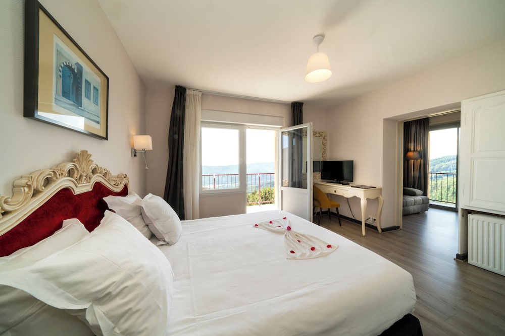 Deluxe Suite, Balcony photo 1
