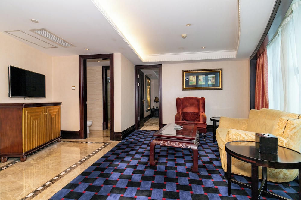 Deluxe Suite photo 1