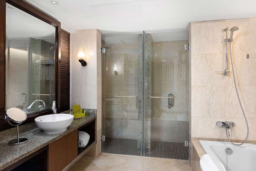 Room, 1 King Bed (Nile View) thumbnail 6