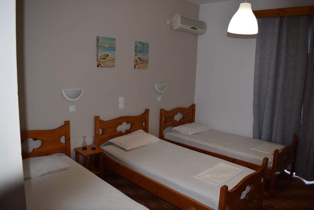 Classic Triple Room photo 2