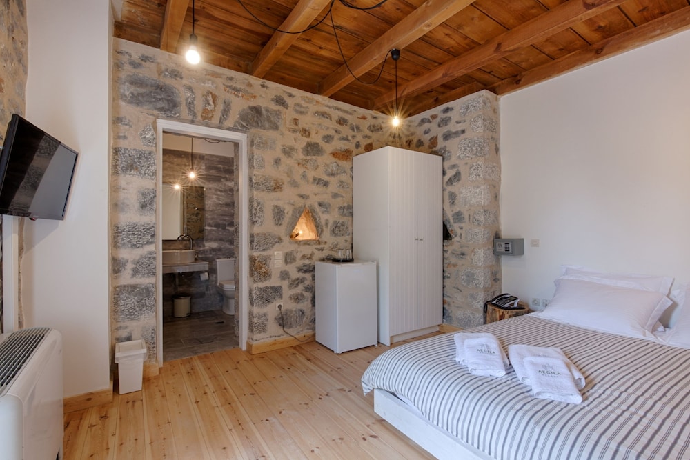 Superior Room, Partial Sea View