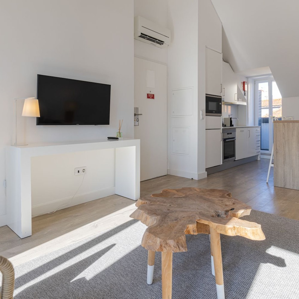 Apartment photo 2