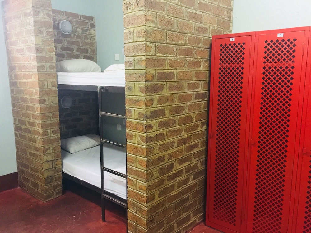 Shared Dormitory, Women only photo 3