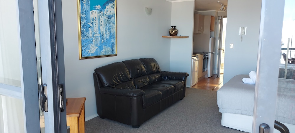 Studio Apartment photo 2