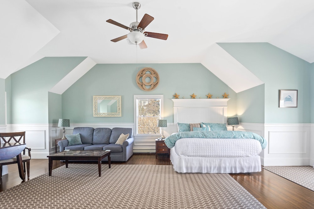 King Luxury Suite Overlooking the Bay photo 3