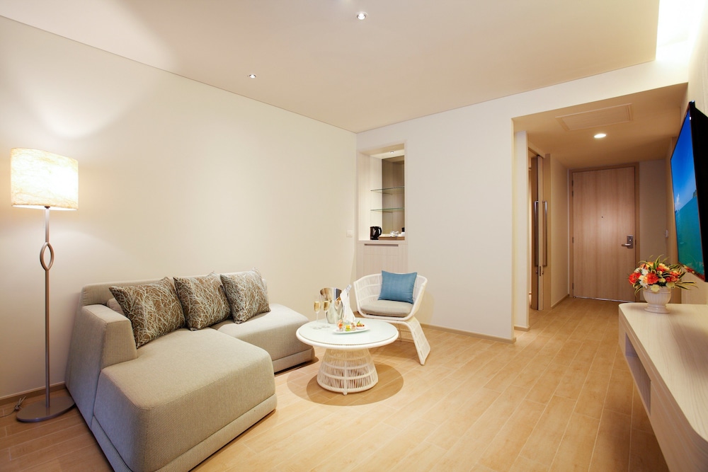 Family Suite, 1 King Bed photo 2