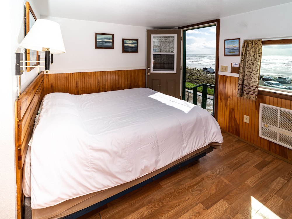 Studio Cabin, Kitchenette, Sea View photo 3