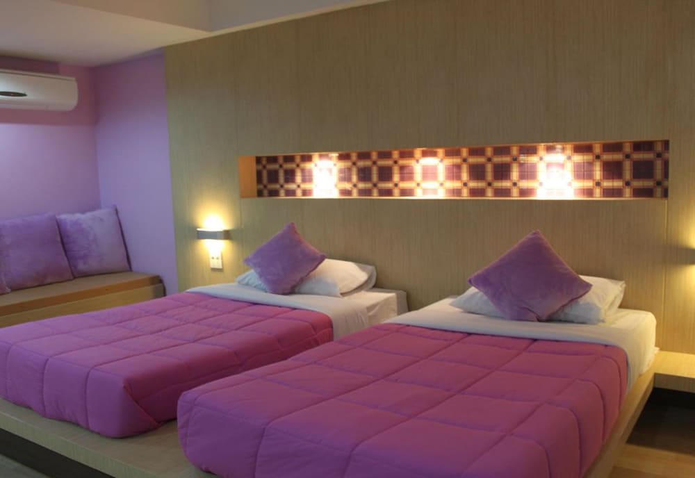Suite Twin Room photo 3