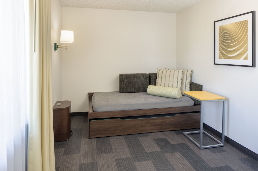 Suite, 1 King Bed (Additional Living Area) - Photo 5