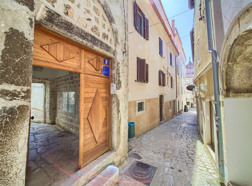 Studio (Classic Studio Apartment)