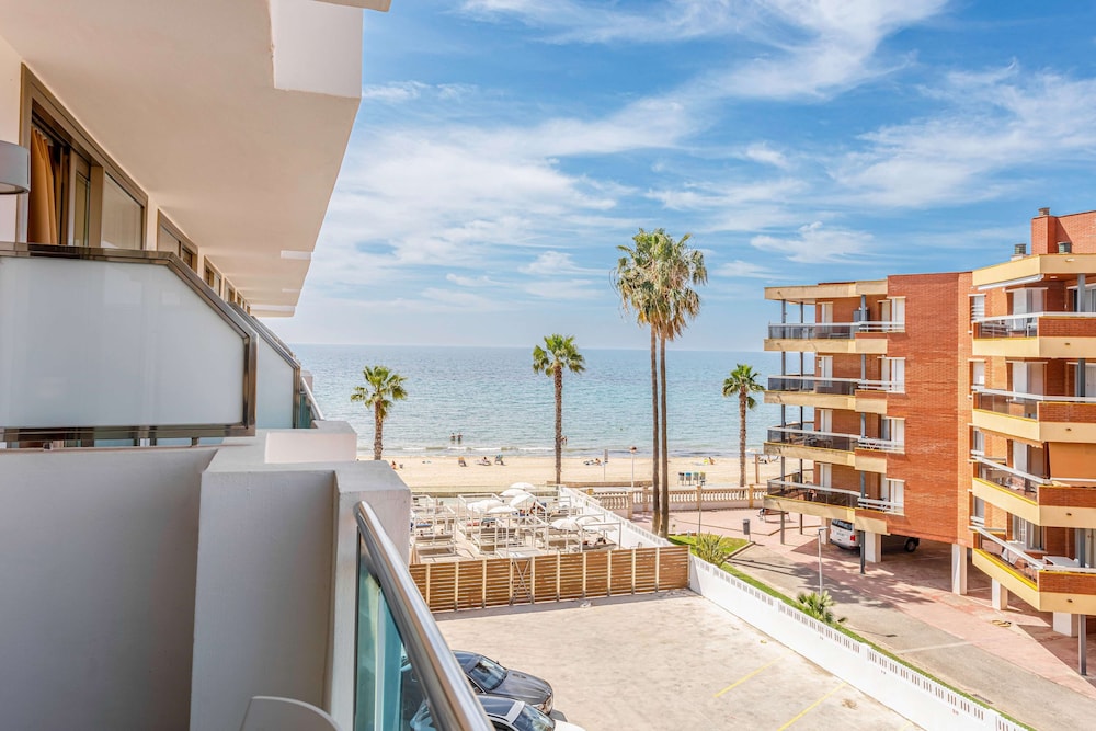 Double Room, Partial Sea View (2 Adultos + 1 Child)