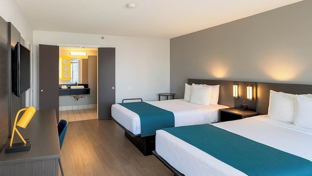 Deluxe Room, 2 Queen Beds, Accessible, Non Smoking photo 2