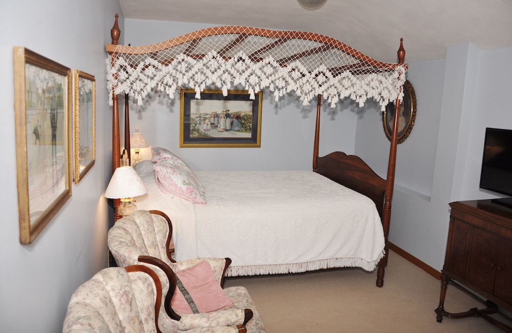Deluxe Room, 1 Queen Bed photo 1