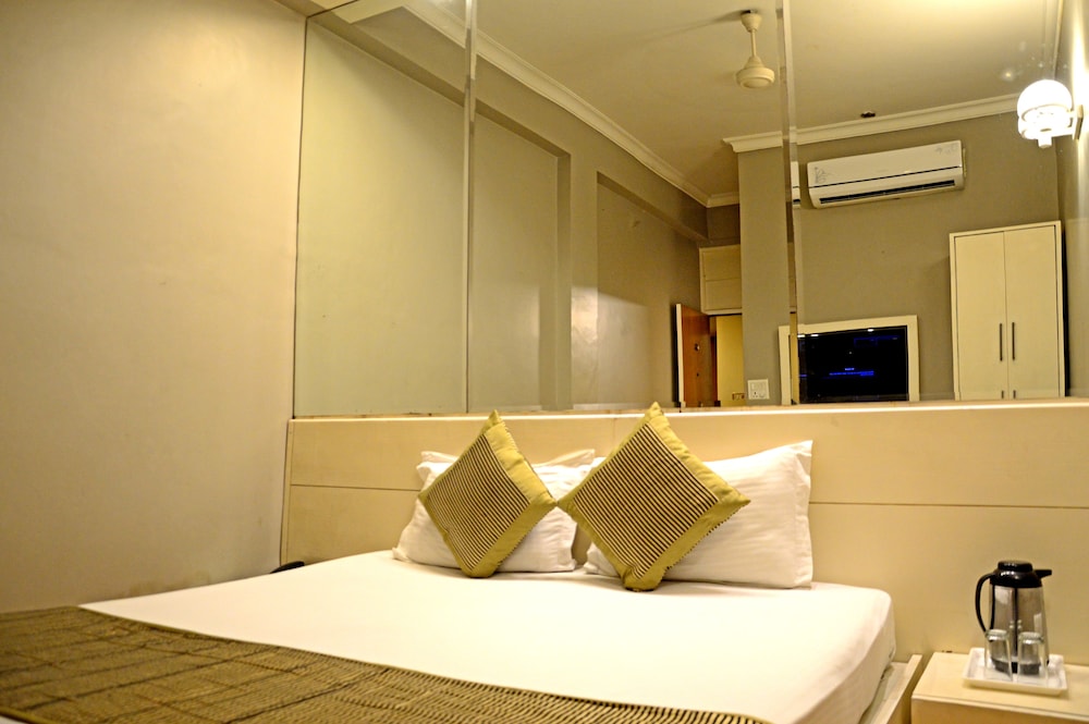 Standard Twin Room - Photo 7