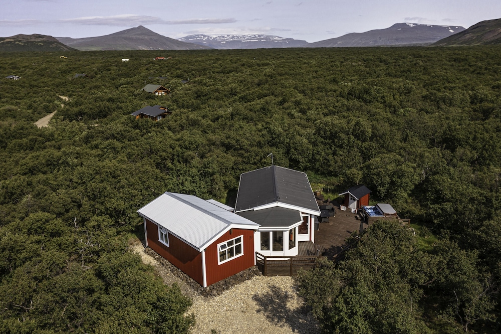 Basic Cabin, 3 Bedrooms, Garden View, Garden Area photo 2
