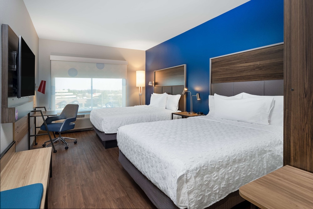 Basic Double Room, 2 Queen Beds photo 2