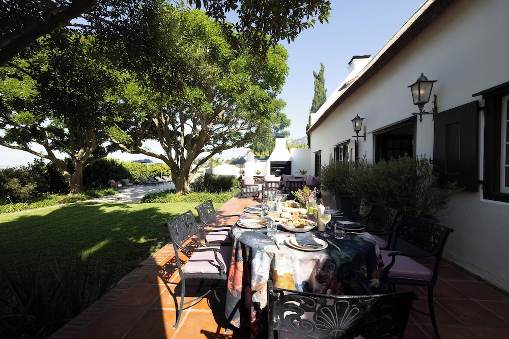 Villa photo 2