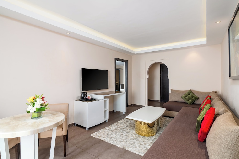 Premium Suite - Photo 5