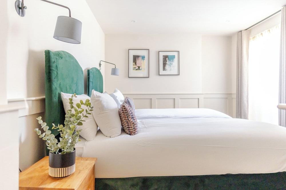 Twin Room, 2 Twin Beds thumbnail 5