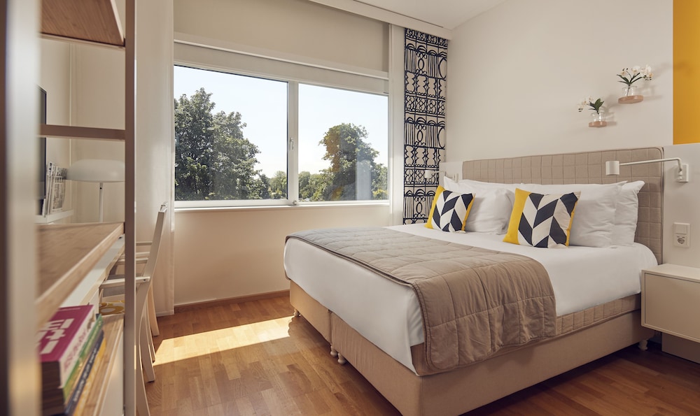 Comfort Room (Plus) - Photo 1