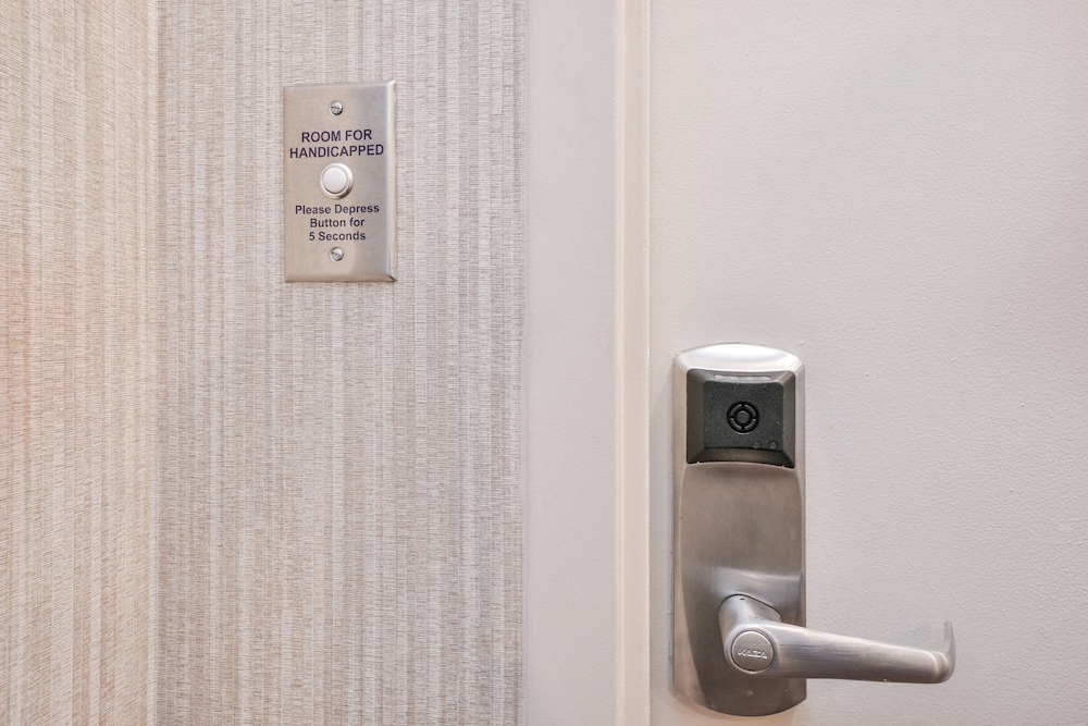 Room, 2 Queen Beds, Accessible (Hearing) - Photo 1