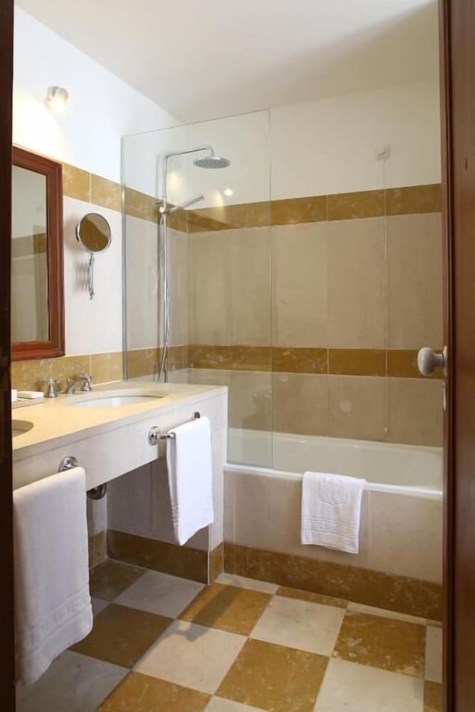 Room (Palace) - Photo 3