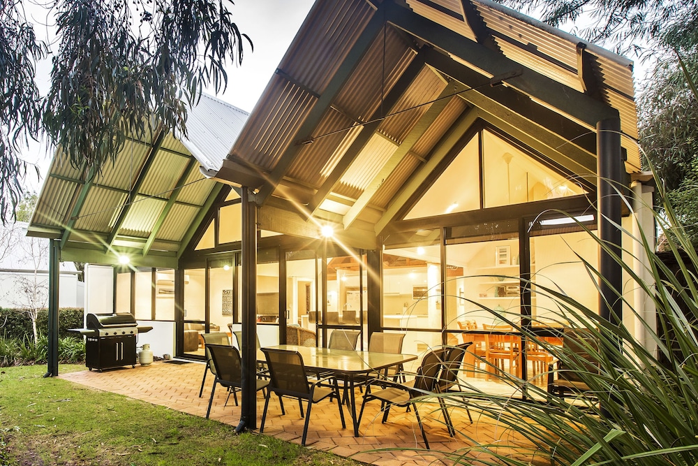 Premier Villa, 3 Bedrooms (Two bath Villa 8)