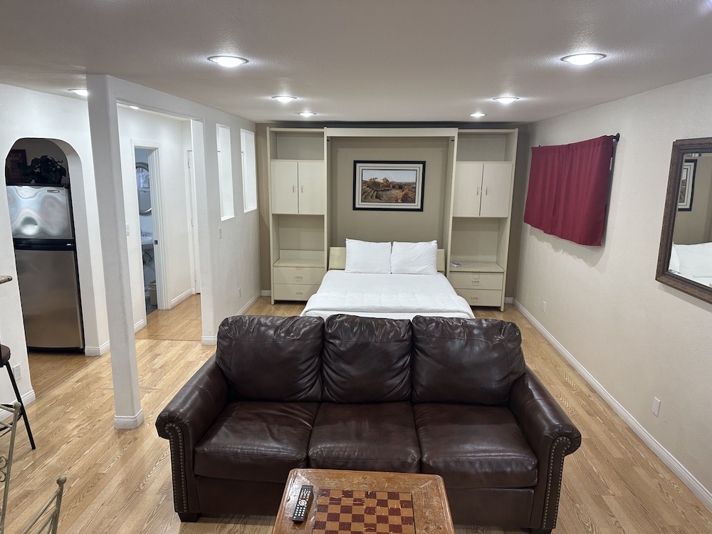 Premium Studio Suite, Kitchen, Courtyard Area photo 2