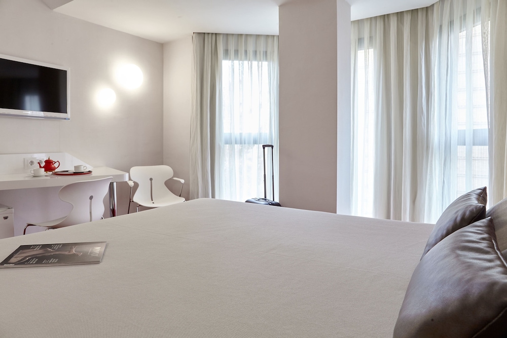Double Room - Photo 7