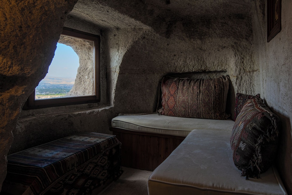 Deluxe Room - Photo 2